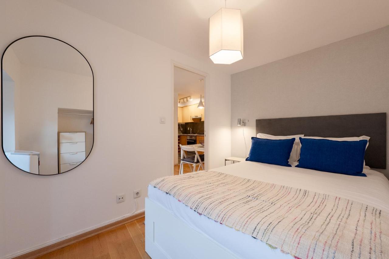 Contemporary Apartment In Chiado 3 ลิสบอน ภายนอก รูปภาพ