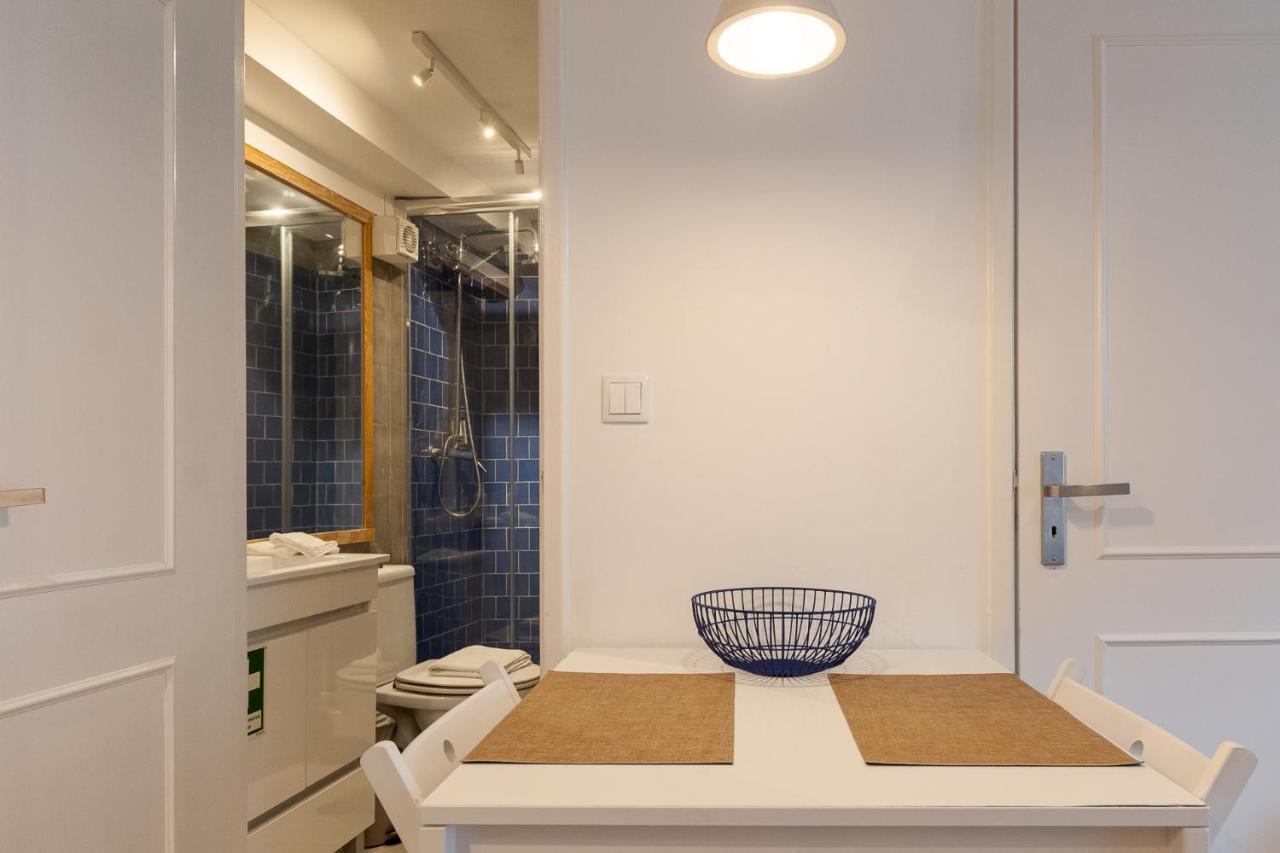 Contemporary Apartment In Chiado 3 ลิสบอน ภายนอก รูปภาพ