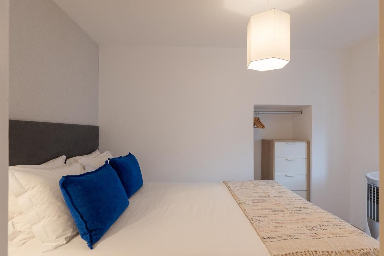 Contemporary Apartment In Chiado 3 ลิสบอน ภายนอก รูปภาพ