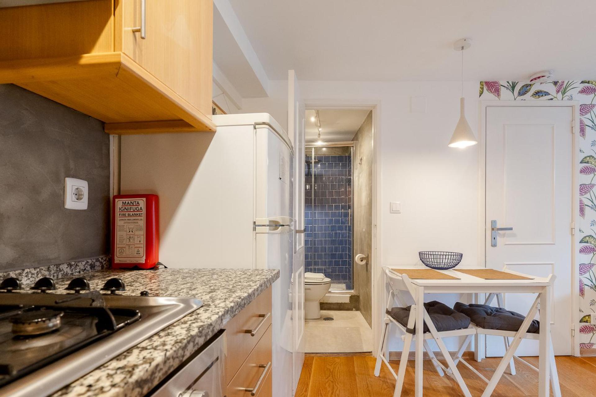 Contemporary Apartment In Chiado 3 ลิสบอน ภายนอก รูปภาพ